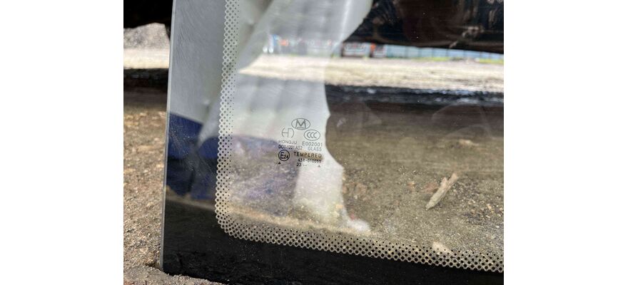 Стекло кабины SHANMON 388H (заднее верхнее) (Z062200010-1, B4610-45A030801), изображение 3