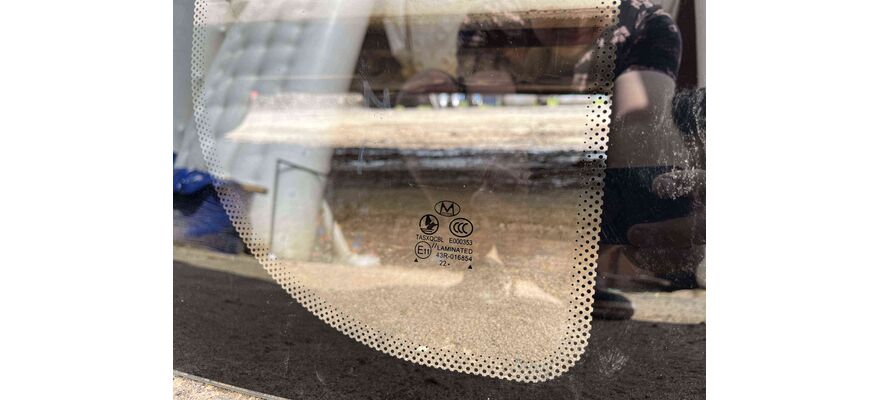 Стекло кабины SHANMON 388H (лобовое нижнее правое) (B4610-45A030004), изображение 3