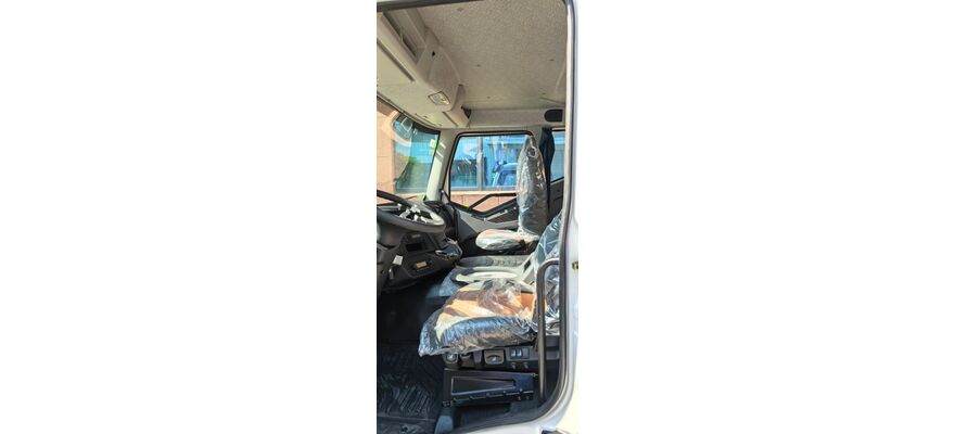 Кабина FAW J6 в сборе (первая комплектация), белая Евро-5 в сборе, изображение 9